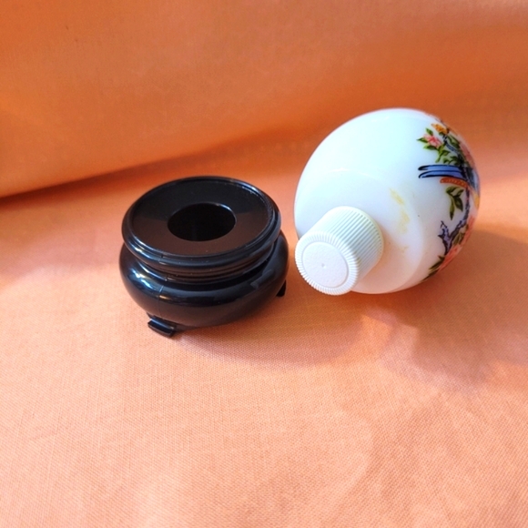 4/$26 Vintage Avon "Sweet Honesty" Cologne Egg - Picture 4 of 7